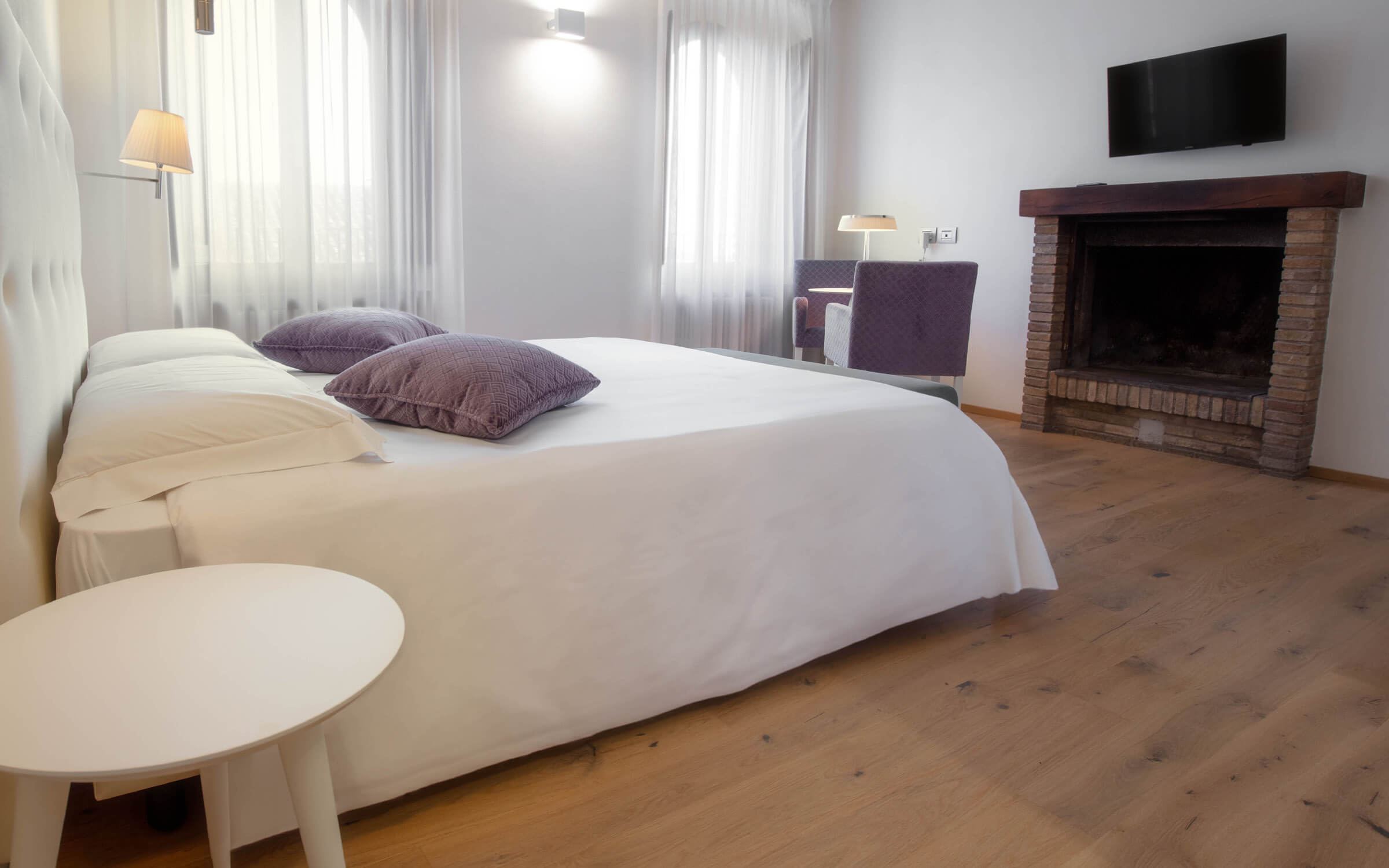 [bs=h3]Camera 204[/bs]