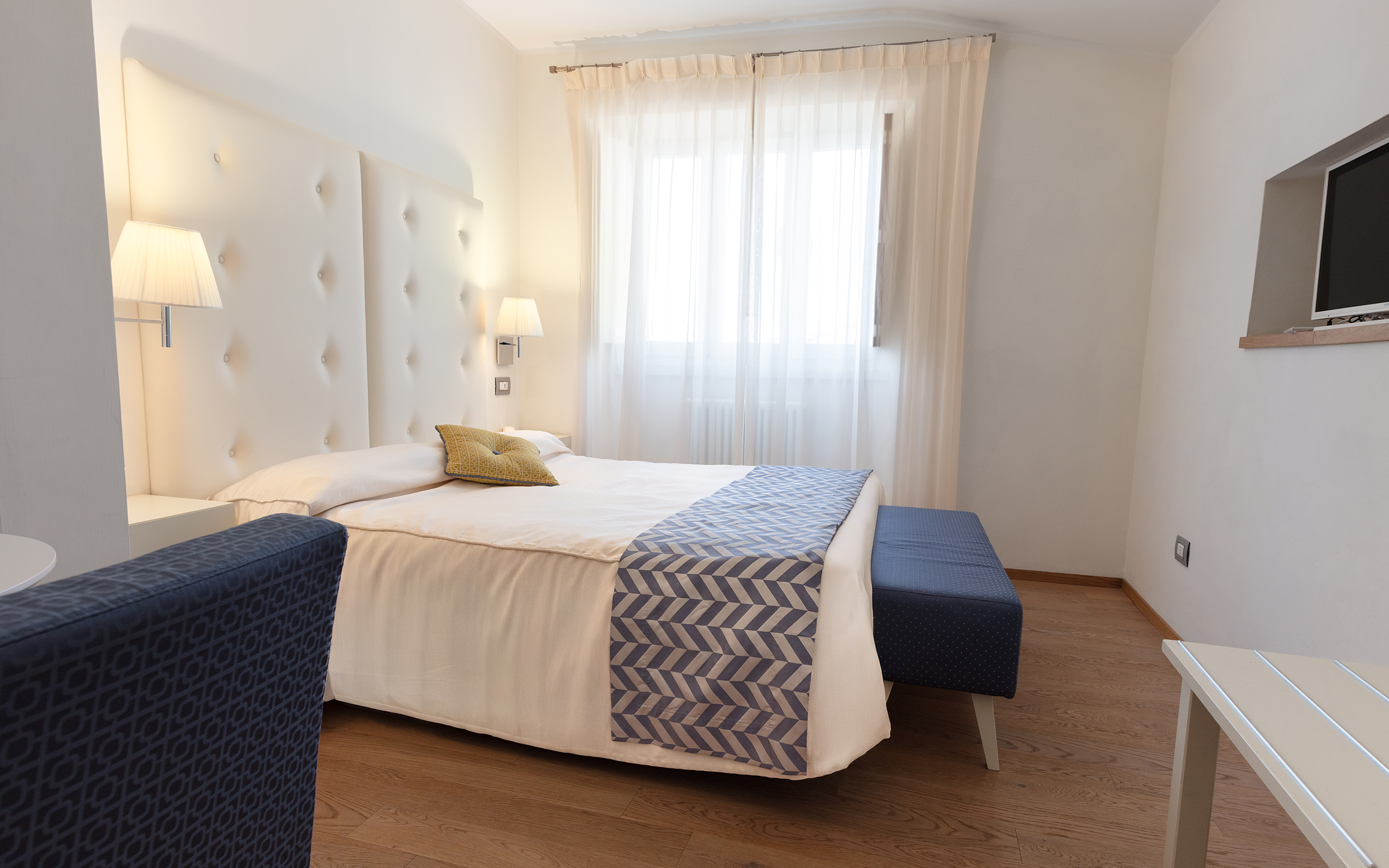 [bs=h3]Camera 302[/bs]