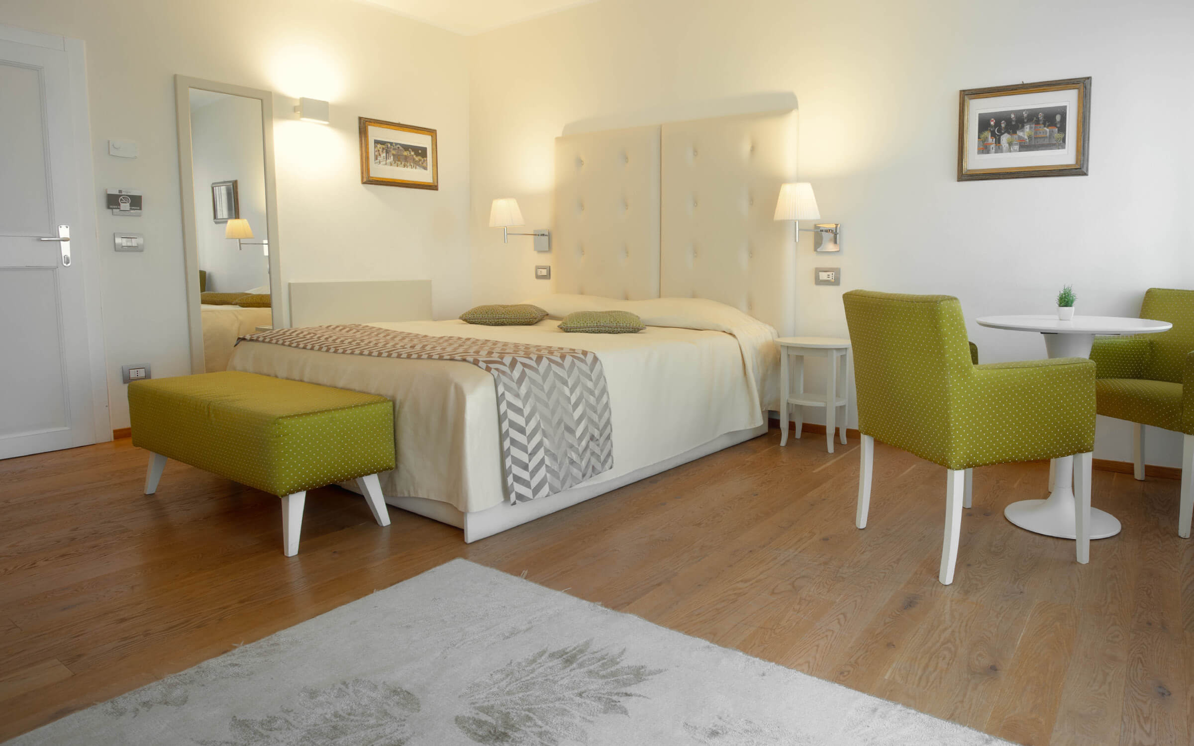 [bs=h3]Camera 305[/bs]