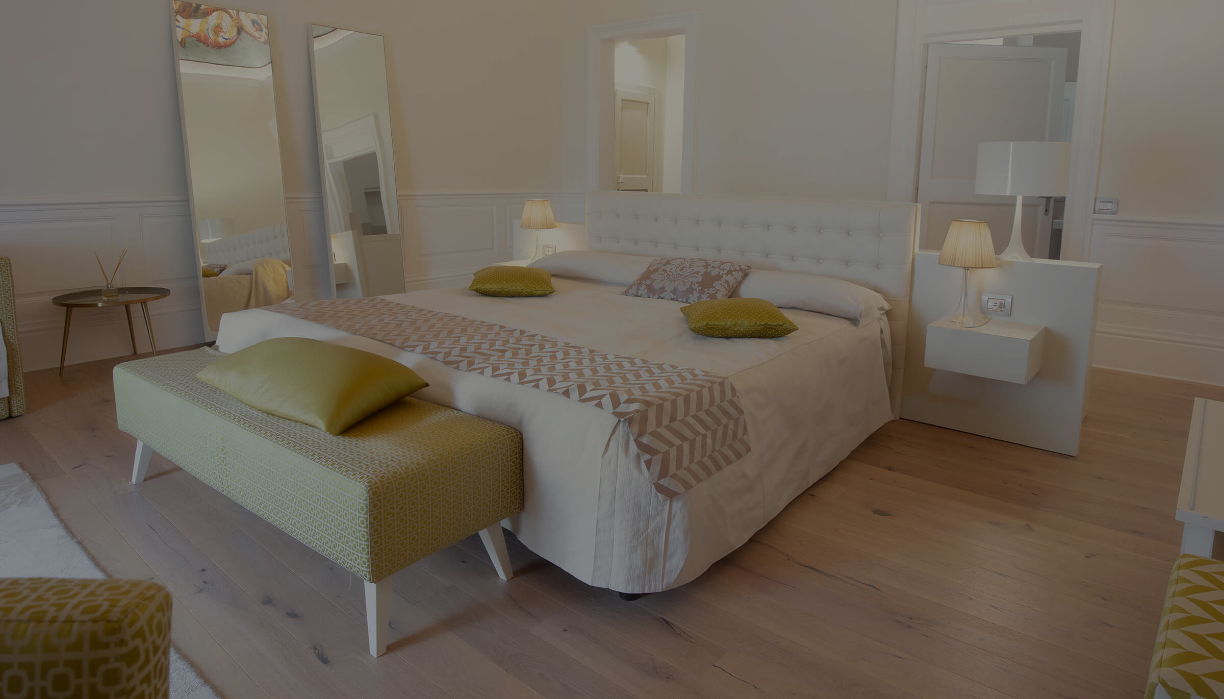 [bs=display-5]SUITE[/bs]