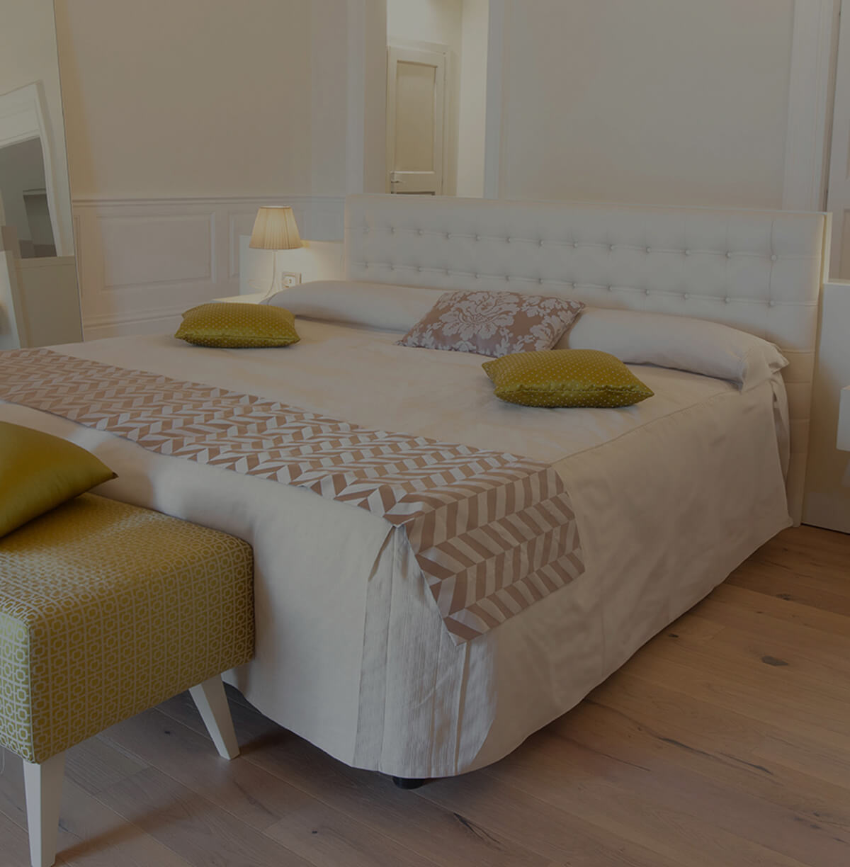 [bs=display-5]SUITE[/bs]