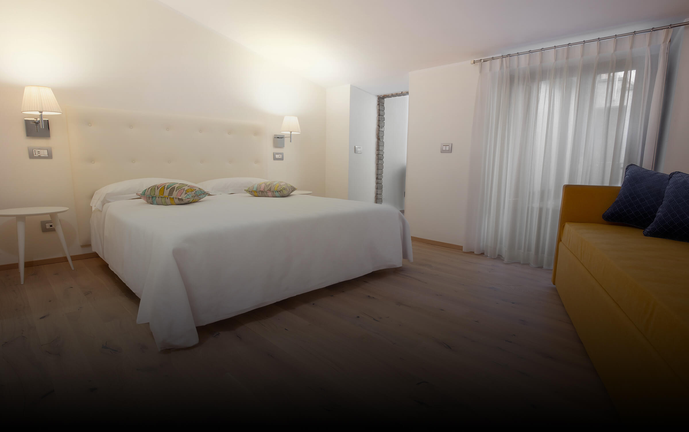 [bs=display-5]JUNIOR SUITE[/bs]